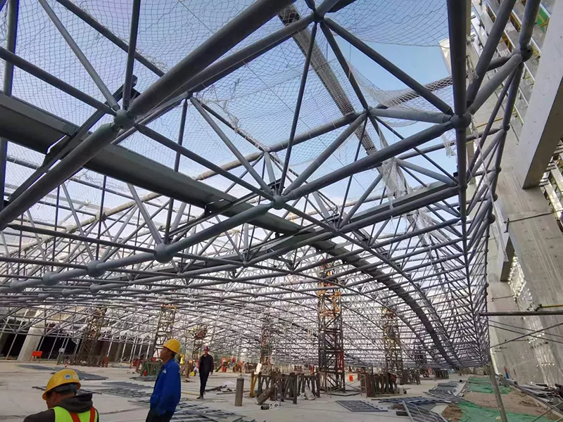 Planetarij z jekleno konstrukcijo